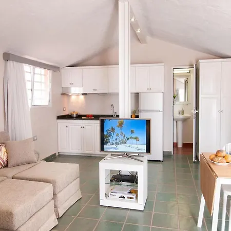 5-bedroom Oceanfront With Private Pool Vila